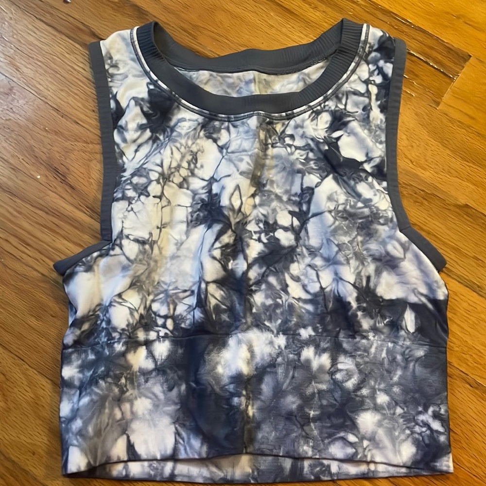 Medium blue tank
